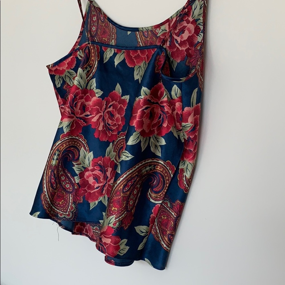 🌵3/$20 Floral Satin Top. A1 - Picture 5 of 7